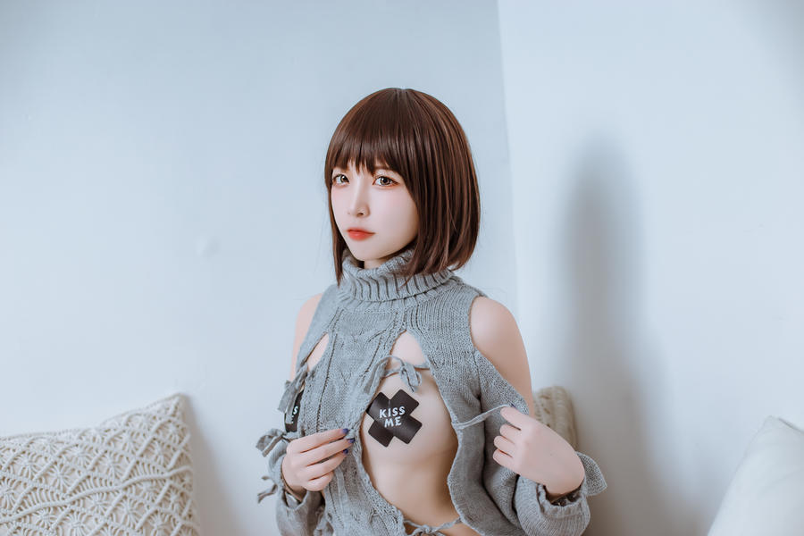 二佐Nisa洞洞毛衣自拍图片[二佐2020私房写真集]插图3