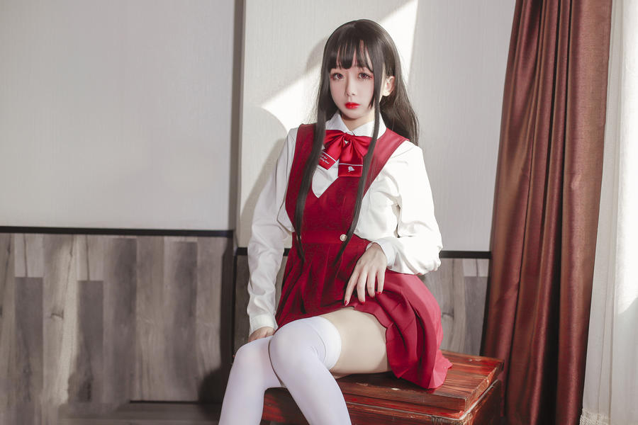 日奈娇JK少女红裙写真套图图片插图3