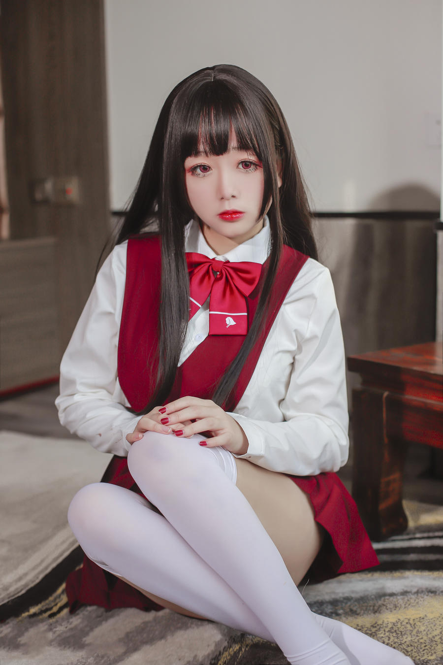 日奈娇JK少女红裙写真套图图片插图5