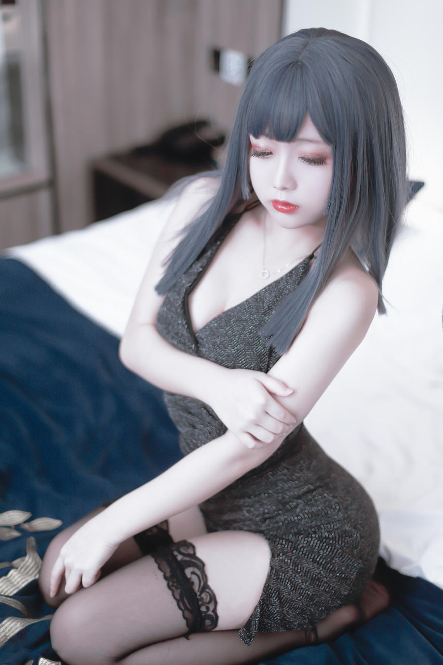 日奈娇黑色礼服写真套图|你这双鞋子真的配吗？插图5
