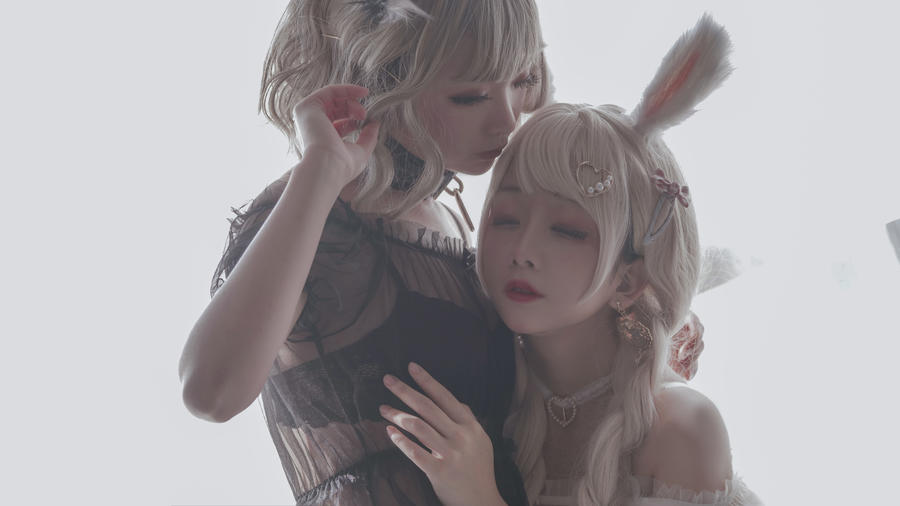 [猫与兔cos]日奈娇双人兔女郎写真套图在线欣赏插图3