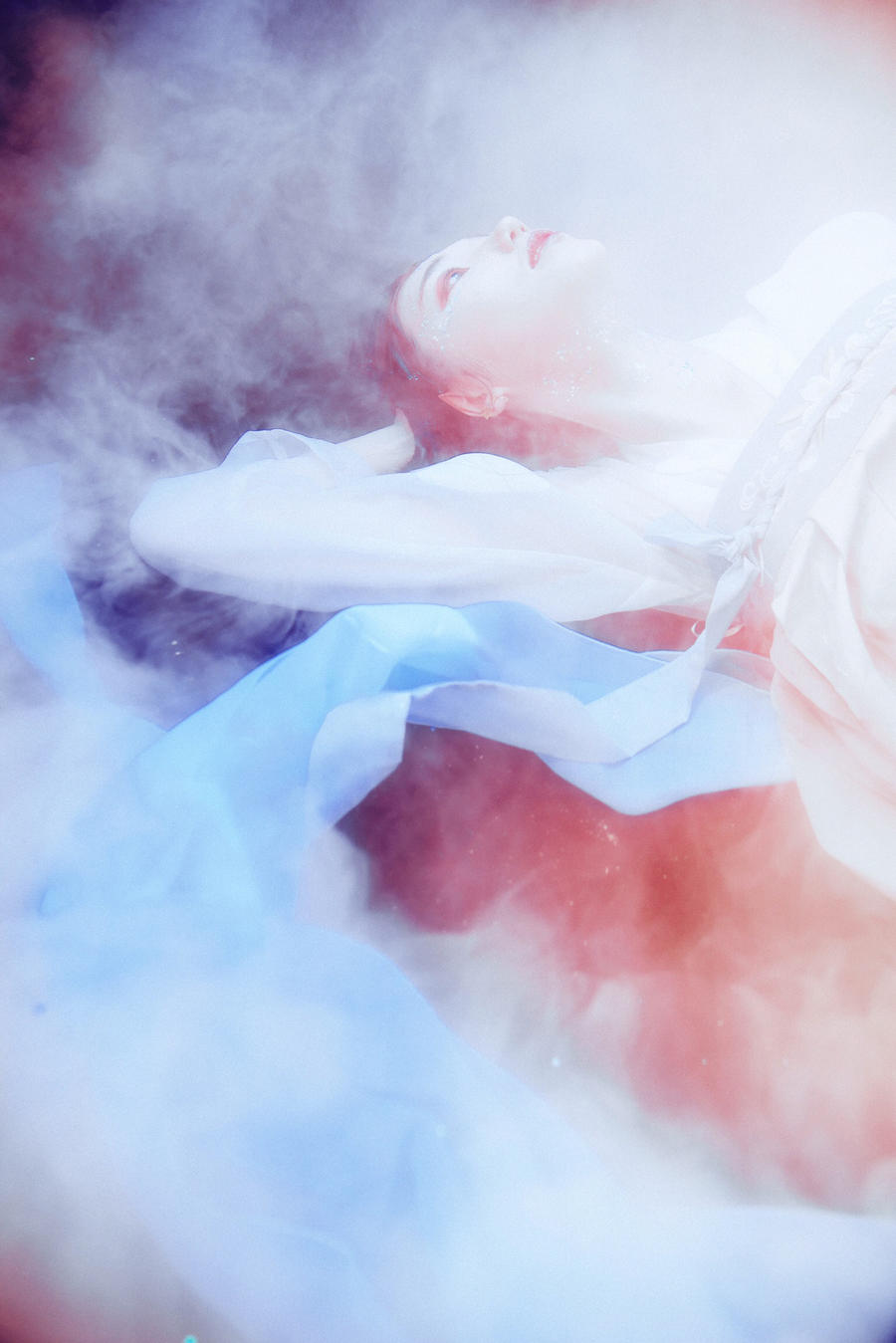 南桃Momoko蓝汉服写真套图|梦幻般的世界我不懂插图5