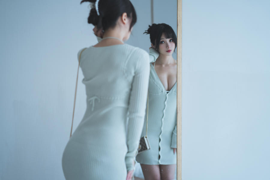 [凉凉子写真]rioko凉凉子人妻毛衣️图包完美诠释美的含义插图3