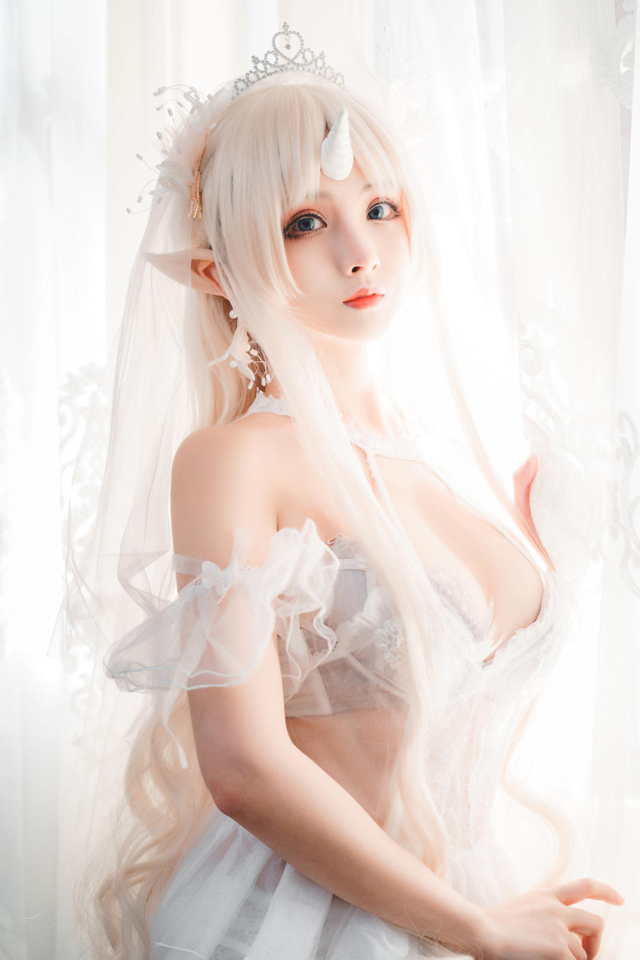 rioko凉凉子独角兽cos套图_肉扣热热子情趣婚纱写真素材插图4