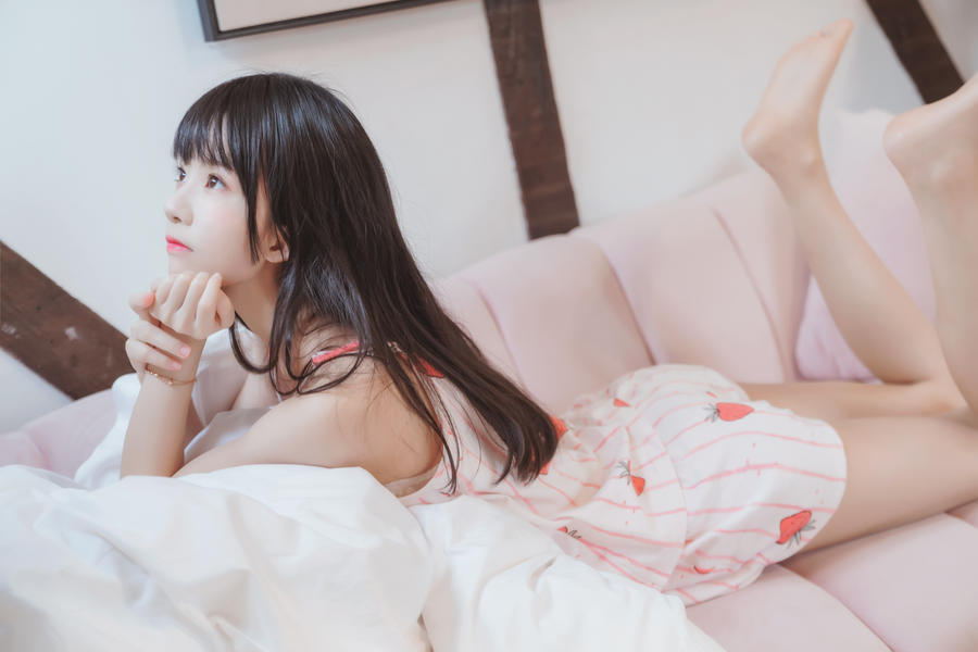 桜桃喵唇边小草莓写真图集[桜桃喵甜甜写真合集]插图5