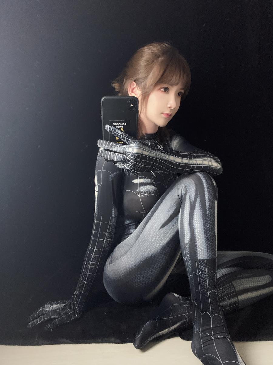 一小央泽黑蜘蛛cos图集_一小央泽蜘蛛侠cosplay图片插图5