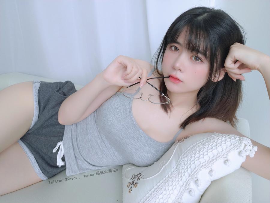 眼酱大魔王w小学妹写真作品集[眼酱大魔王写真图集]插图4