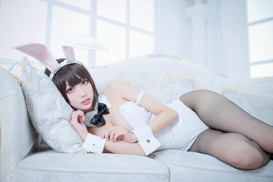 [周叽是可爱兔兔cos套图]周叽是可爱兔兔加藤惠兔女郎cosplay图片图集插图4